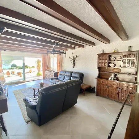 Ariel リョレート・デ・マル